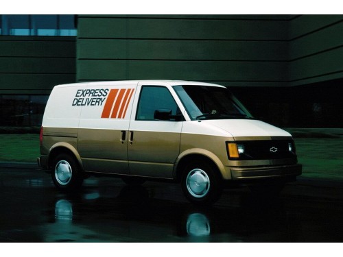 Характеристики цельнометаллического фургона Chevrolet Astro 2.5 AT Astro Cargo Van (03.1984 - 05.1989): фото, размеры, грузоподъемность, масса, скорость, двигатель, топливо, отзывы