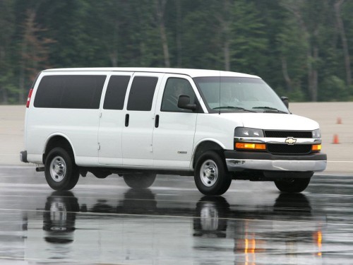 Характеристики минивэна Chevrolet Express 2.8 TD AT 3500 Extended LS/LT (01.2017 - н.в.): фото, места, вместимость, скорость, двигатель, топливо, отзывы