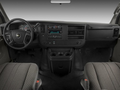 Характеристики минивэна Chevrolet Express 2.8 TD AT 3500 Regular LS/LT (01.2017 - н.в.): фото, места, вместимость, скорость, двигатель, топливо, отзывы