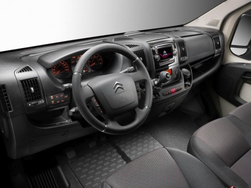 Характеристики грузового фургона Citroen Jumper 2.2 HDi MT L1H1 2.8т (12.2014 - н.в.): фото, размеры, грузоподъемность, масса, скорость, двигатель, топливо, отзывы