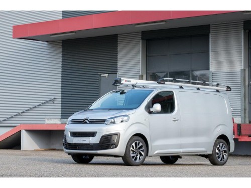 Характеристики грузового фургона Citroen Jumpy 1.6 HDi MT L2 Club 2.5т (03.2016 - 09.2019): фото, размеры, грузоподъемность, масса, скорость, двигатель, топливо, отзывы