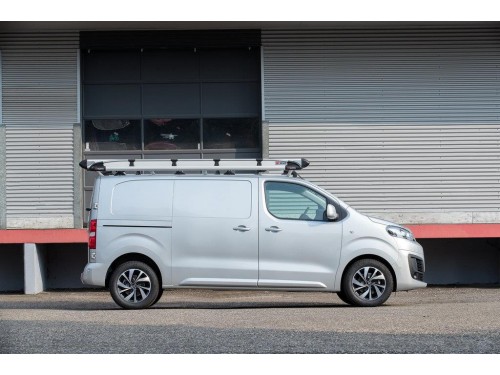 Характеристики грузового фургона Citroen Jumpy 1.6 HDi MT L2 Confort 3т (06.2019 - н.в.): фото, размеры, грузоподъемность, масса, скорость, двигатель, топливо, отзывы