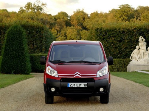 Характеристики грузового фургона Citroen Jumpy 1.6 HDi MT L2H1 (04.2007 - 08.2013): фото, размеры, грузоподъемность, масса, скорость, двигатель, топливо, отзывы