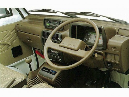 Характеристики грузового фургона Daihatsu Hijet Truck 660 down deck super Deluxe (08.1991 - 07.1992): фото, размеры, грузоподъемность, масса, скорость, двигатель, топливо, отзывы