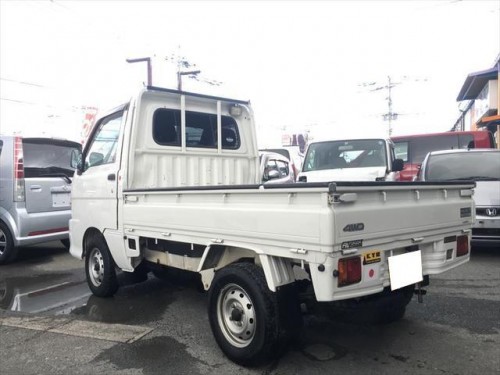 Характеристики грузового фургона Daihatsu Hijet Truck 660 air conditioner power steering special (06.2003 - 11.2004): фото, размеры, грузоподъемность, масса, скорость, двигатель, топливо, отзывы