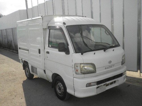 Характеристики грузового фургона Daihatsu Hijet Truck 660 panel van (01.2002 - 05.2003): фото, размеры, грузоподъемность, масса, скорость, двигатель, топливо, отзывы