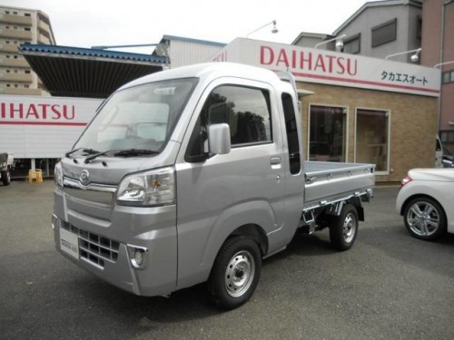 Характеристики грузового автомобиля Daihatsu Hijet Truck 660 High Roof 3-Way 4WD (08.2020 - 11.2021): фото, грузоподъемность, масса, скорость, двигатель, топливо, отзывы