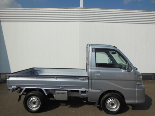 Характеристики бортового грузовика Daihatsu Hijet Truck 660 air conditioner power steering Special VS 3-way (12.2013 - 08.2014): фото, грузоподъемность, масса, скорость, двигатель, топливо, отзывы