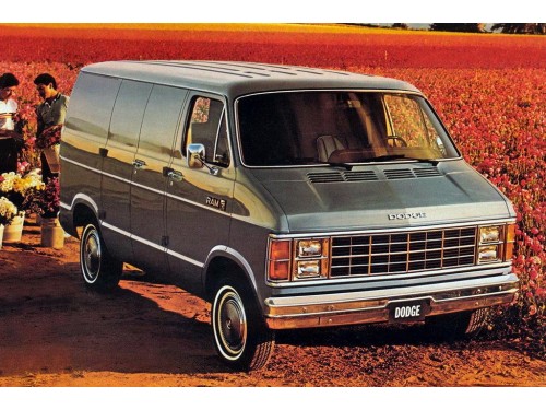 Характеристики грузового фургона Dodge Ram Van 5.2 AT 150 SWB Long Range Ram Van 2.4t. (05.1978 - 04.1986): фото, размеры, грузоподъемность, масса, скорость, двигатель, топливо, отзывы