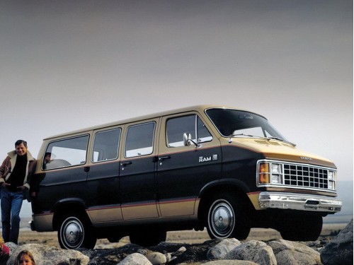 Характеристики минивэна Dodge Ram Van 3.7 MT 250 SWB Wagon 2.7t. (05.1978 - 04.1986): фото, места, вместимость, скорость, двигатель, топливо, отзывы