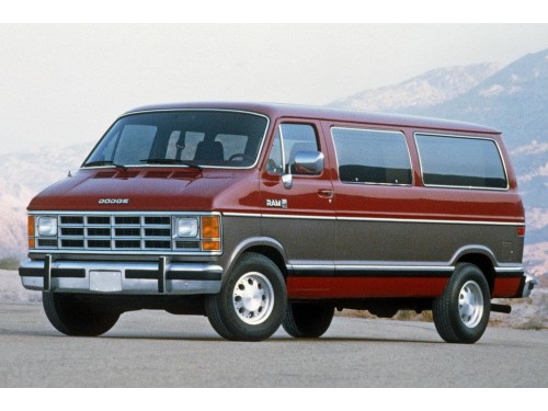 Характеристики минивэна Dodge Ram Van 3.9 AT 150 LWB Base Wagon 2.4t. (05.1986 - 04.1991): фото, места, вместимость, скорость, двигатель, топливо, отзывы