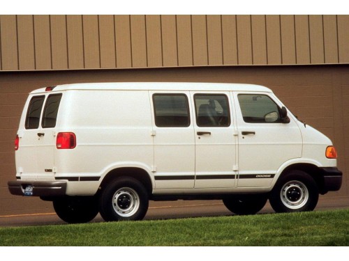 Характеристики грузового фургона Dodge Ram Van 5.2 AT 2500 LWB MaxiVan (05.1993 - 07.2003): фото, размеры, грузоподъемность, масса, скорость, двигатель, топливо, отзывы