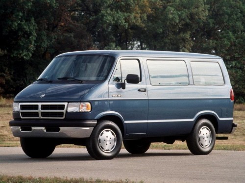 Характеристики минивэна Dodge Ram Van 3.9 AT 1500 SWB (05.1993 - 04.1997): фото, места, вместимость, скорость, двигатель, топливо, отзывы