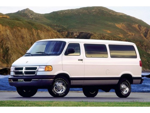 Характеристики минивэна Dodge Ram Van 3.9 AT 1500 SWB (05.1993 - 04.1997): фото, места, вместимость, скорость, двигатель, топливо, отзывы