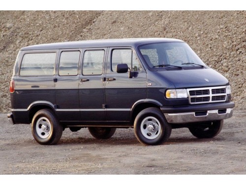 Характеристики минивэна Dodge Ram Van 3.9 AT 1500 SWB (05.1993 - 04.1997): фото, места, вместимость, скорость, двигатель, топливо, отзывы