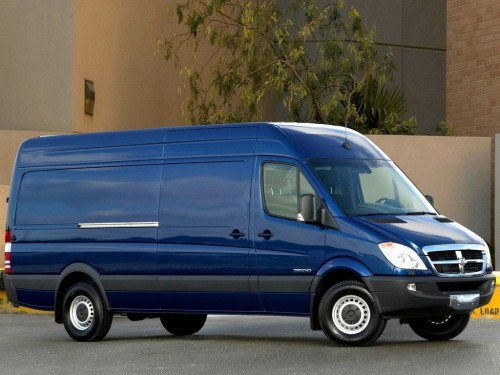 Характеристики цельнометаллического фургона Dodge Sprinter 3.0 CDI AT 3500 DW 144" High Roof (09.2006 - 05.2010): фото, размеры, грузоподъемность, масса, скорость, двигатель, топливо, отзывы