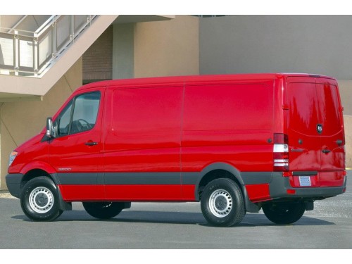 Характеристики цельнометаллического фургона Dodge Sprinter 3.0 CDI AT 3500 DW 144" High Roof (09.2006 - 05.2010): фото, размеры, грузоподъемность, масса, скорость, двигатель, топливо, отзывы