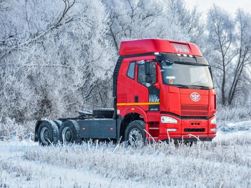 Характеристики седельного тягача FAW J6 CA4250 7.7 MT Седельный тягач 3300 6х4 26т (06.2013 - 08.2016): фото, размеры, грузоподъемность, масса, скорость, двигатель, топливо, отзывы