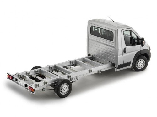 Характеристики грузового автомобиля Fiat Ducato 2.3 TD MT S/C LWB 4000 3.5t с бортовой платформой Maxi (03.2014 - н.в.): фото, грузоподъемность, масса, скорость, двигатель, топливо, отзывы