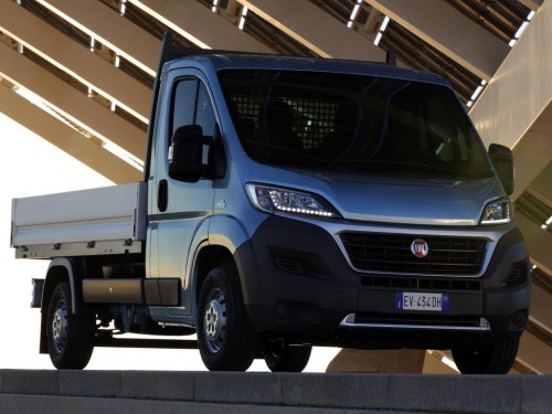 Характеристики грузового автомобиля Fiat Ducato 2.3 TD MT S/C LWB 4000 3.5t с бортовой платформой Maxi (03.2014 - н.в.): фото, грузоподъемность, масса, скорость, двигатель, топливо, отзывы