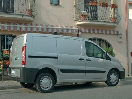 Характеристики грузового фургона Fiat Scudo 2.0 MT SWB H1 2.7t (06.2014 - 12.2016): фото, размеры, грузоподъемность, масса, скорость, двигатель, топливо, отзывы