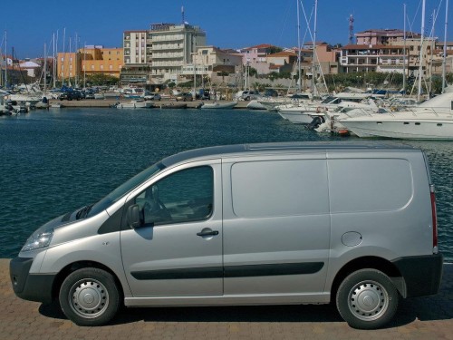 Характеристики грузового фургона Fiat Scudo 2.0 MT SWB H1 2.7t (06.2014 - 12.2016): фото, размеры, грузоподъемность, масса, скорость, двигатель, топливо, отзывы