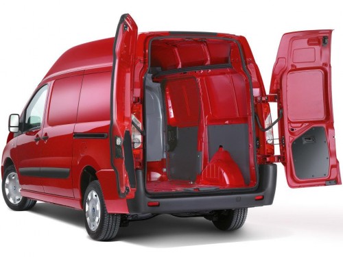 Характеристики грузового фургона Fiat Scudo 2.0 MT LWB H1 2.9t (06.2014 - 12.2016): фото, размеры, грузоподъемность, масса, скорость, двигатель, топливо, отзывы