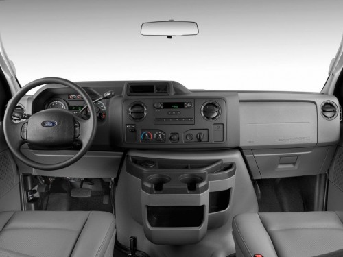 Характеристики грузового фургона Ford E-Series 5.4 AT E-150 (04.2007 - 05.2014): фото, размеры, грузоподъемность, масса, скорость, двигатель, топливо, отзывы