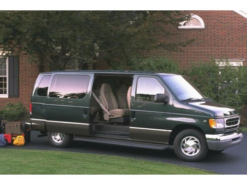 Характеристики минивэна Ford Econoline 4.6 AT E-150 XLT (05.1997 - 07.2003): фото, места, вместимость, скорость, двигатель, топливо, отзывы