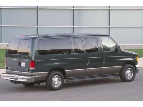 Характеристики минивэна Ford Econoline 7.3 TD AT E-350 Super Duty XLT Extended (05.1997 - 07.2003): фото, места, вместимость, скорость, двигатель, топливо, отзывы