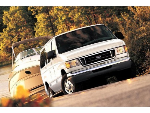 Характеристики минивэна Ford Econoline 4.6 AT E-150 Chetau (08.2003 - 11.2007): фото, места, вместимость, скорость, двигатель, топливо, отзывы