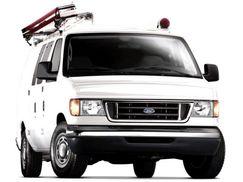 Характеристики грузового фургона Ford Econoline 6.8 AT E-350 Super Duty XLT (08.2003 - 11.2007): фото, размеры, грузоподъемность, масса, скорость, двигатель, топливо, отзывы