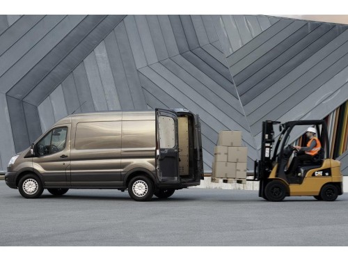 Характеристики грузового фургона Ford Transit 2.2 MT FWD L2 H2 350 (09.2019 - н.в.): фото, размеры, грузоподъемность, масса, скорость, двигатель, топливо, отзывы