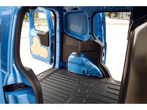 Характеристики цельнометаллического фургона Ford Transit Courier 1.5 TDCi MT Basis (06.2014 - 04.2018): фото, размеры, грузоподъемность, масса, скорость, двигатель, топливо, отзывы