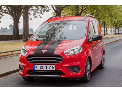 Характеристики цельнометаллического фургона Ford Transit Courier 1.0 EcoBoost MT Basis (05.2018 - н.в.): фото, размеры, грузоподъемность, масса, скорость, двигатель, топливо, отзывы