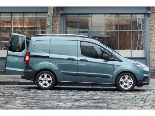 Характеристики цельнометаллического фургона Ford Transit Courier 1.0 EcoBoost MT Basis (05.2018 - н.в.): фото, размеры, грузоподъемность, масса, скорость, двигатель, топливо, отзывы