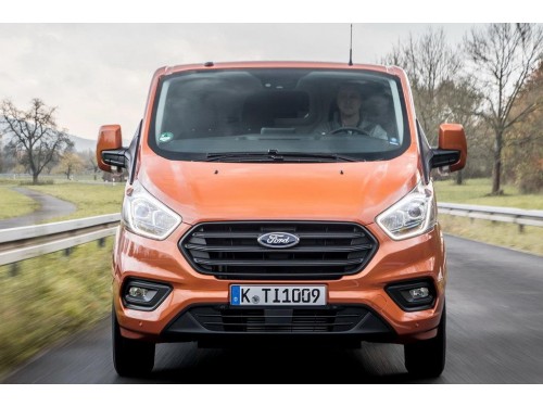 Характеристики грузового фургона Ford Transit Custom 2.2 MT FWD L1 H1 330 (09.2019 - 02.2021): фото, размеры, грузоподъемность, масса, скорость, двигатель, топливо, отзывы