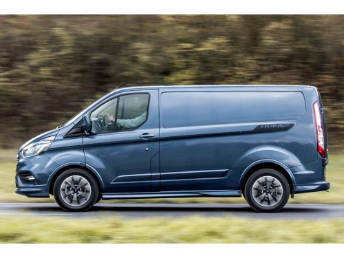 Характеристики грузового фургона Ford Transit Custom 2.2 MT FWD L1 H1 330 (09.2019 - 02.2021): фото, размеры, грузоподъемность, масса, скорость, двигатель, топливо, отзывы