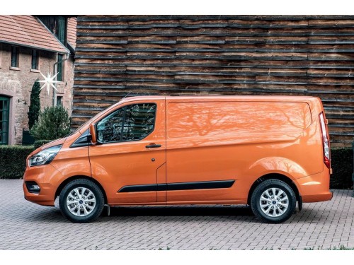 Характеристики грузового фургона Ford Transit Custom 2.2 MT FWD L1 H1 330 (09.2019 - 02.2021): фото, размеры, грузоподъемность, масса, скорость, двигатель, топливо, отзывы