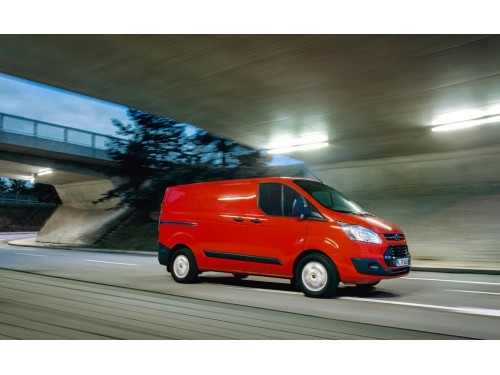 Характеристики грузового фургона Ford Transit Custom 2.2 MT FWD L1 H1 250 (08.2018 - 08.2019): фото, размеры, грузоподъемность, масса, скорость, двигатель, топливо, отзывы