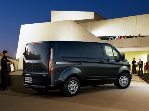 Характеристики грузового фургона Ford Transit Custom 2.2 MT FWD L1 H1 270 (11.2014 - 08.2019): фото, размеры, грузоподъемность, масса, скорость, двигатель, топливо, отзывы