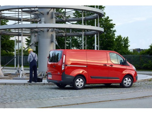 Характеристики грузового фургона Ford Transit Custom 2.2 MT FWD L1 H1 330 (11.2014 - 08.2019): фото, размеры, грузоподъемность, масса, скорость, двигатель, топливо, отзывы