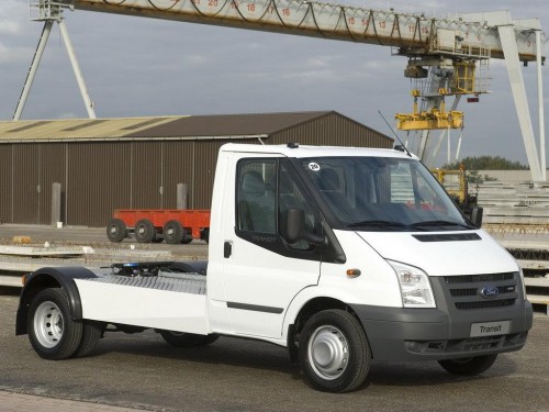 Характеристики грузового автомобиля Ford Transit 2.4 MT L4 EF 350 AWD SRW (03.2006 - 04.2013): фото, грузоподъемность, масса, скорость, двигатель, топливо, отзывы