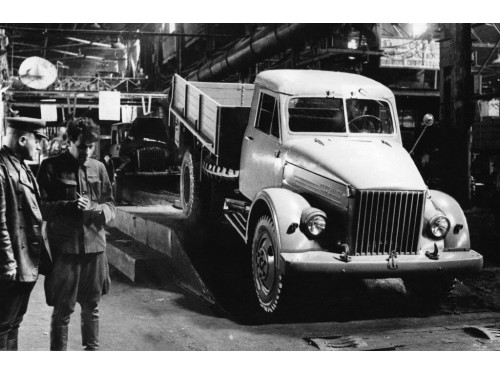 Характеристики бортового грузовика ГАЗ 51 3.5 MT Сельскохозяйственный (05.1955 - 04.1975): фото, грузоподъемность, масса, скорость, двигатель, топливо, отзывы
