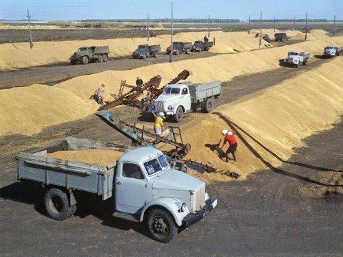 Характеристики бортового грузовика ГАЗ 51 3.5 MT Газ (06.1946 - 04.1975): фото, грузоподъемность, масса, скорость, двигатель, топливо, отзывы