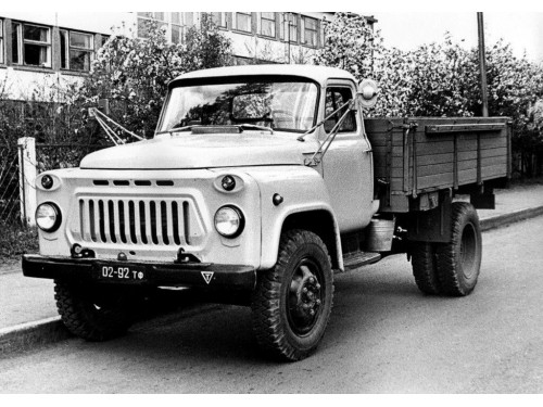 Характеристики бортового грузовика ГАЗ 52 3.5 MT Короткая база (01.1984 - 01.1988): фото, грузоподъемность, масса, скорость, двигатель, топливо, отзывы