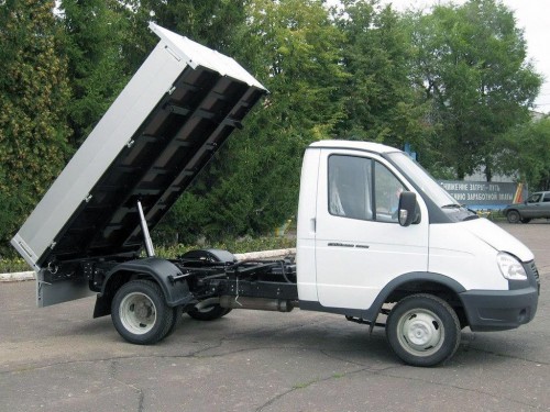 Характеристики грузового автомобиля ГАЗ САЗ 3512 2.7 MT САЗ-35121 Стандартное шасси 2+1 (01.2019 - н.в.): фото, грузоподъемность, масса, скорость, двигатель, топливо, отзывы