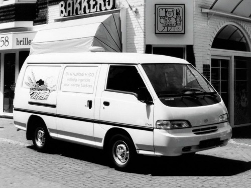 Характеристики грузового фургона Hyundai H100 2.4 MPI MT Двойная кабина (03.1993 - 09.2003): фото, размеры, грузоподъемность, масса, скорость, двигатель, топливо, отзывы