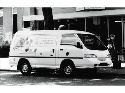 Характеристики грузового фургона Hyundai H100 2.5 D MT Двойная кабина (03.1993 - 09.2003): фото, размеры, грузоподъемность, масса, скорость, двигатель, топливо, отзывы