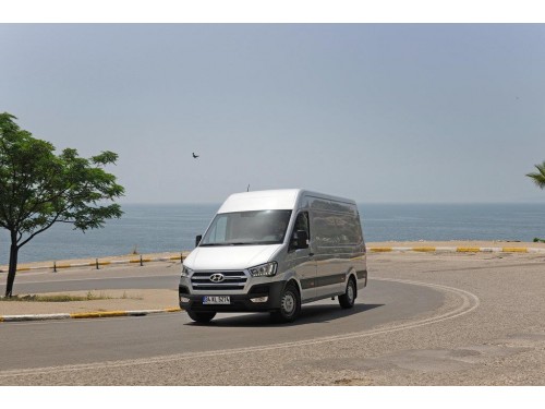 Характеристики грузового фургона Hyundai H350 2.5 CRDi MT SWB (01.2015 - н.в.): фото, размеры, грузоподъемность, масса, скорость, двигатель, топливо, отзывы